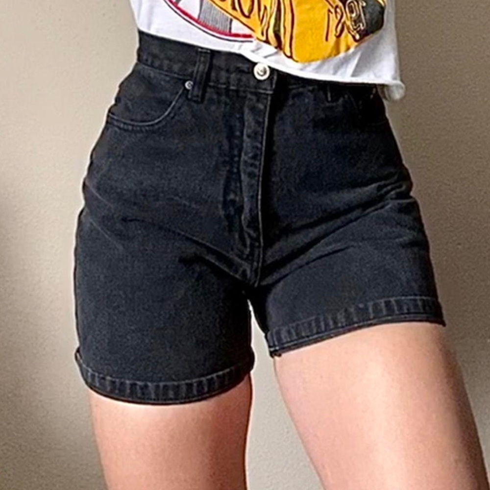 RESELLING Vintage Route 66 High Waisted Black Denim
Jean Zip Fly Shorts